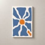 Sol entre Formas Azules